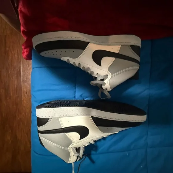 Nike Men's White and Black High-Top Sneakers - Picture 6 of 7